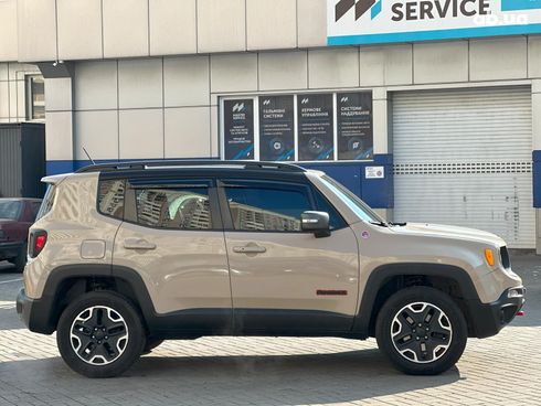 Jeep Renegade 2016 бежевый - фото 4