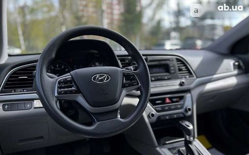 Hyundai Elantra 2017 - фото 18