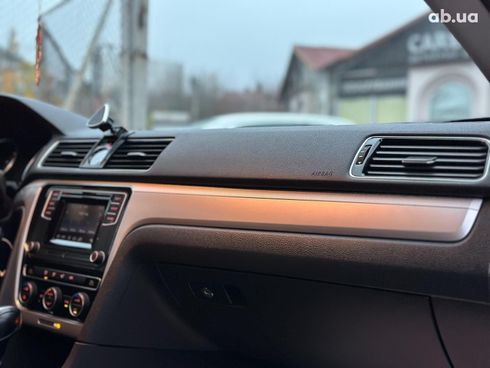 Volkswagen Passat 2016 серый - фото 26