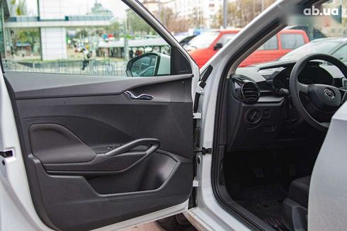 Skoda Fabia 2022 - фото 16