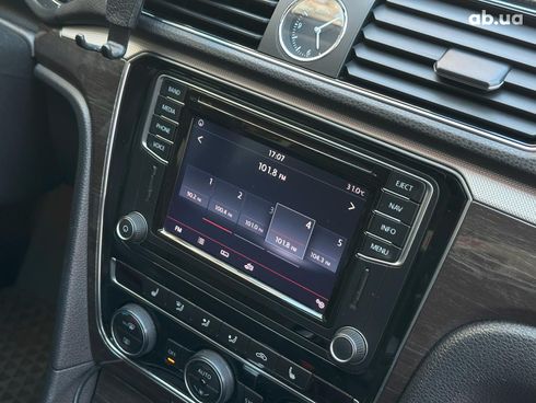 Volkswagen Passat 2016 черный - фото 30