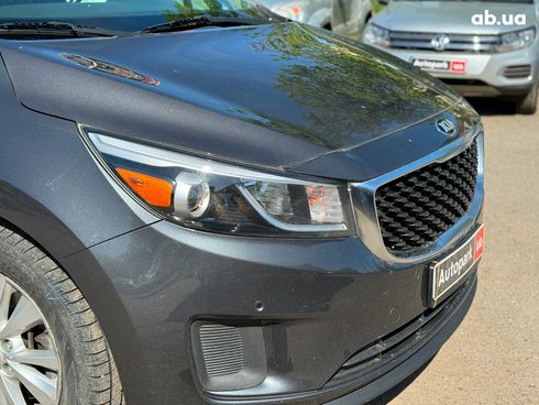 Kia Sedona 2017 серый - фото 11