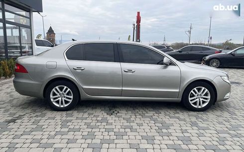 Skoda Superb 2012 - фото 8