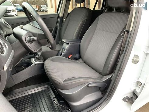 Renault Clio 2012 - фото 25