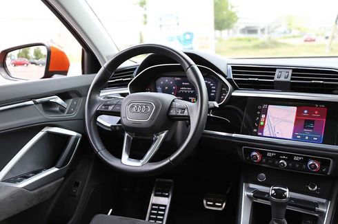 Audi Q3 2020 - фото 14