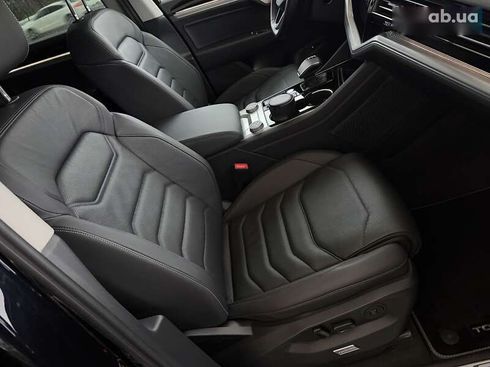 Volkswagen Touareg 2022 - фото 25