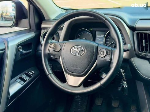 Toyota RAV4 2017 - фото 24