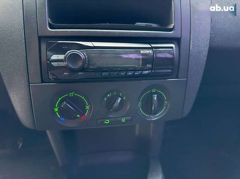 Skoda Fabia 2007 - фото 13