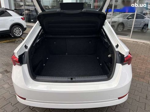 Skoda Octavia 2021 - фото 30