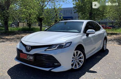 Toyota Camry 2019 - фото 3