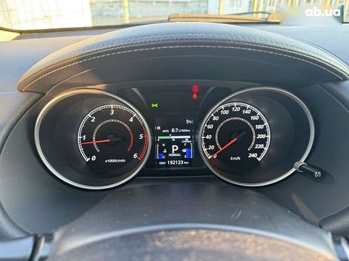 Mitsubishi Outlander 2012 - фото 17