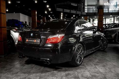 BMW M5 2006 - фото 18