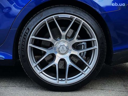 Mercedes-Benz AMG GT 4 2019 - фото 12