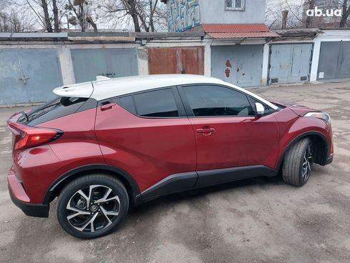 Toyota C-HR 2018 вишневый - фото 15