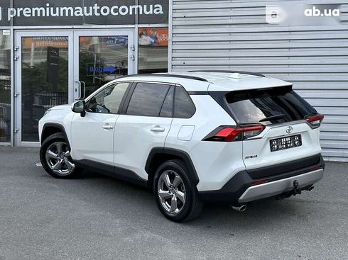 Toyota RAV4 2019 - фото 8