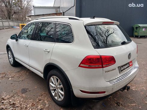 Volkswagen Touareg 2014 белый - фото 7