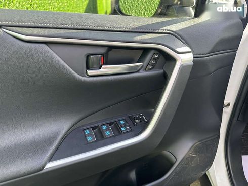 Toyota RAV4 2020 - фото 16
