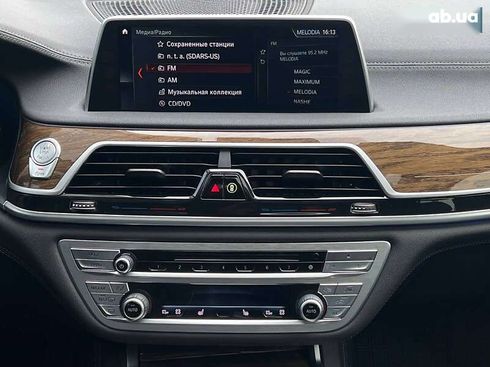 BMW 7 серия 2017 - фото 11