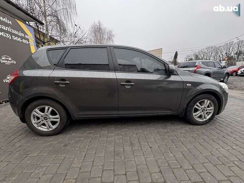 Kia Cee'd 2011 - фото 16