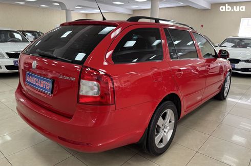 Skoda Octavia 2009 красный - фото 5