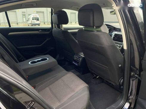 Volkswagen Passat 2017 - фото 21