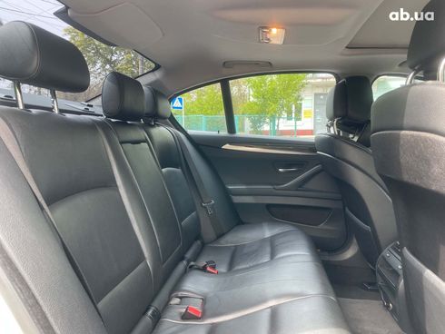 BMW 5 серия 2012 белый - фото 24
