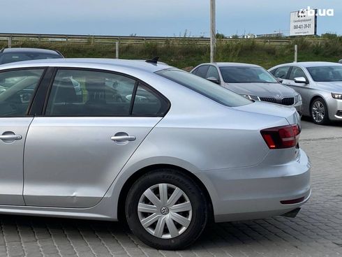 Volkswagen Jetta 2015 серый - фото 10