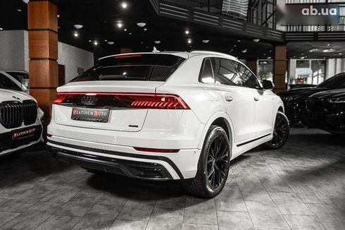 Audi Q8 2021 - фото 3