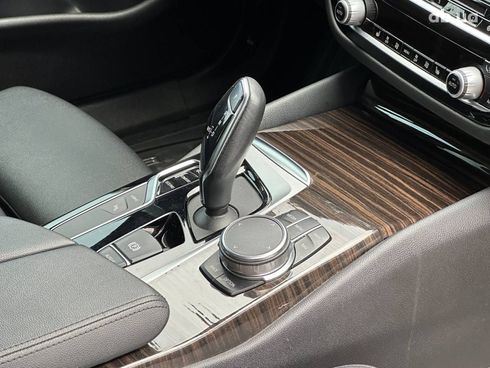 BMW 5 серия 2018 белый - фото 43