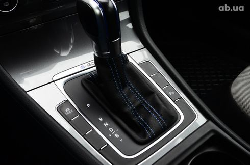 Volkswagen e-Golf 2015 синий - фото 18