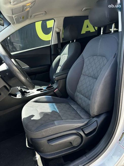 Kia Niro 2017 - фото 8