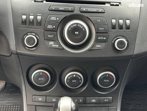 Mazda 3 2012 белый - фото 24