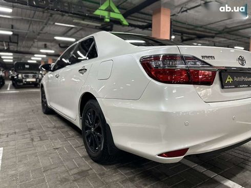 Toyota Camry 2015 - фото 12