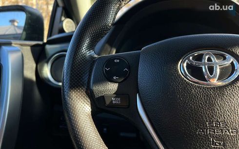 Toyota Auris 2014 - фото 11