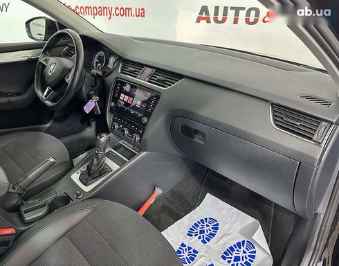 Skoda Octavia 2019 - фото 10