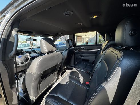 Ford Explorer 2018 серый - фото 31