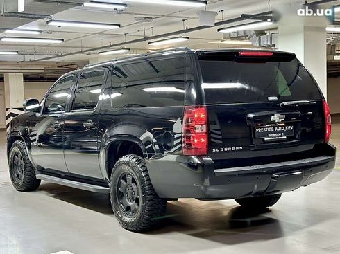 Chevrolet Suburban 2011 - фото 11