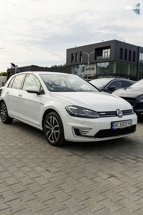 Volkswagen e-Golf 2019 - фото 5