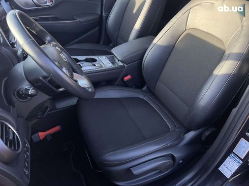 Hyundai Kona Electric 2021 - фото 29