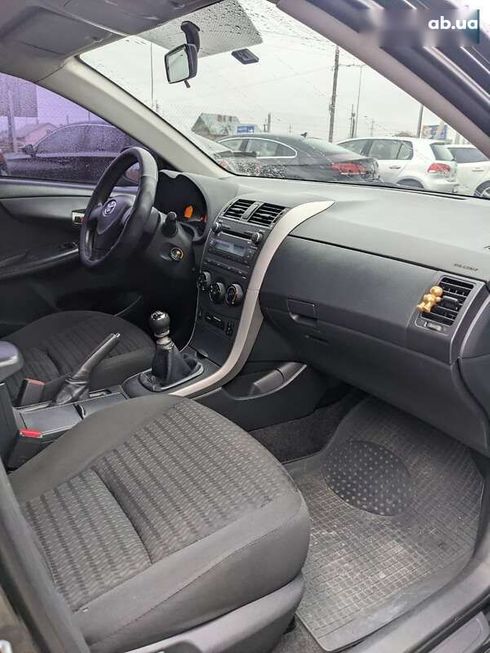 Toyota Corolla 2010 - фото 16