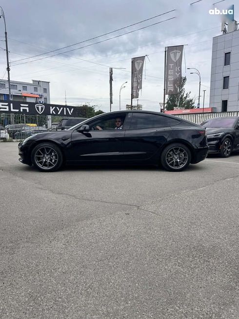 Tesla Model 3 2021 - фото 14
