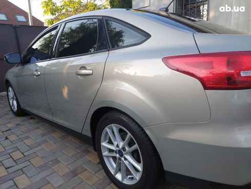 Ford Focus 2015 - фото 12