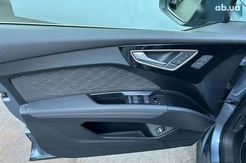 Audi Q4 e-tron 2023 - фото 7