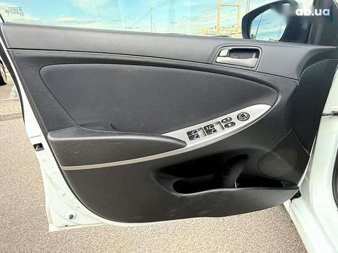 Hyundai Solaris 2016 - фото 26