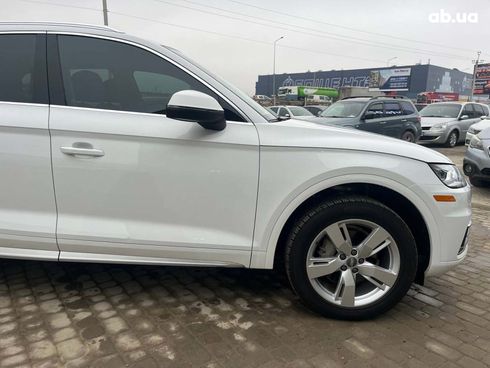 Audi Q5 2018 белый - фото 5