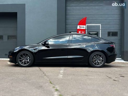 Tesla Model 3 2021 - фото 6