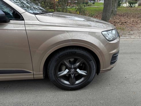 Audi Q7 2018 бежевый - фото 5
