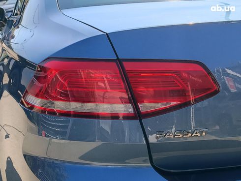 Volkswagen Passat 2015 синий - фото 10