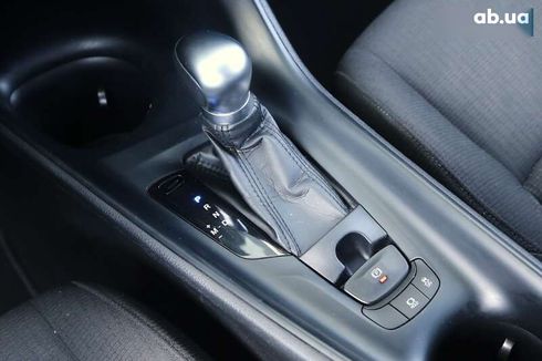 Toyota C-HR 2017 - фото 18