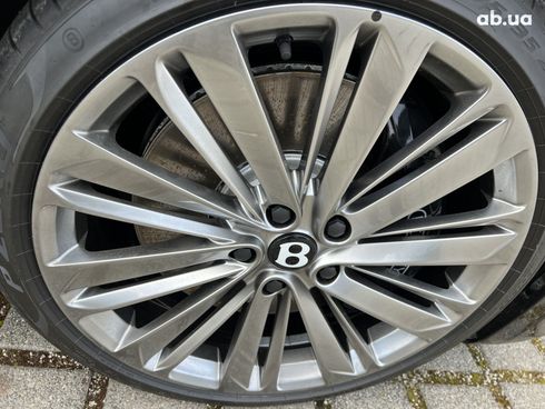 Bentley Continental GT 2023 - фото 19